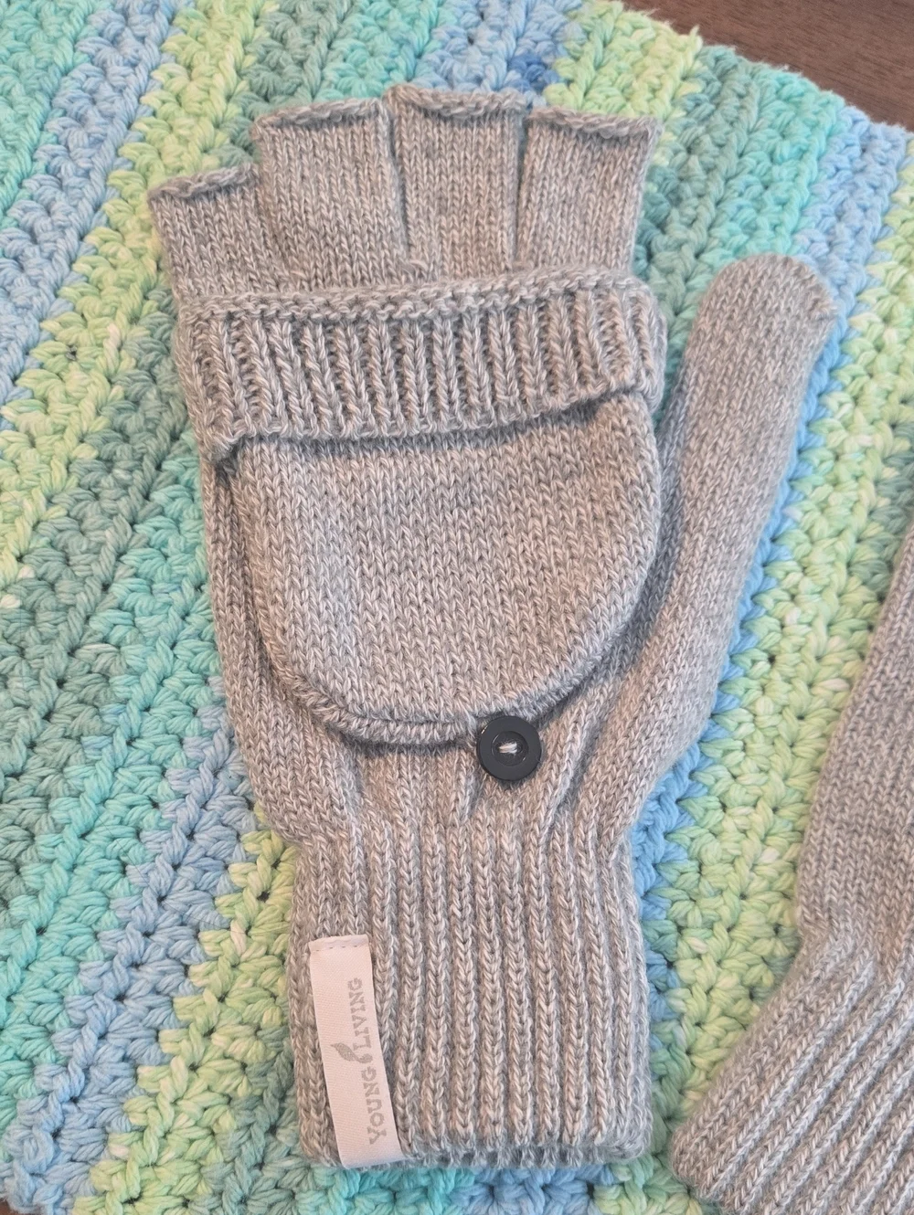 NWOT Young Living Brand Members Only Gloves/Mittens In Gray